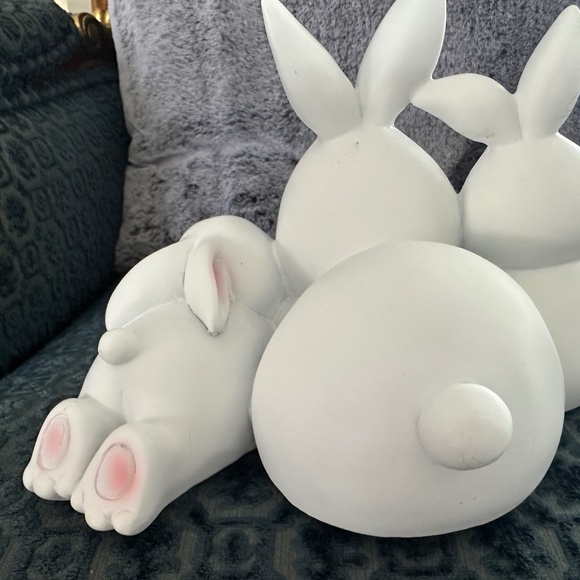 NWT " Cottontail Lane" Three Bunnies Decor - Picture 6 of 8